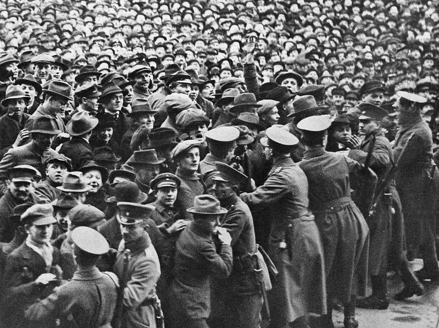 Blutiger Dienstag in Berlin USPD und KPD Betriebsrätegesetz Sicherheitswehr Blutiger Dienstag in Berlin USPD und KPD Betriebsrätegesetz Sicherheitswehr